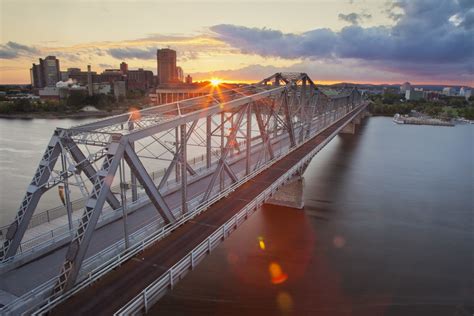 types of cities|Replacement of the Alexandra Bridge .